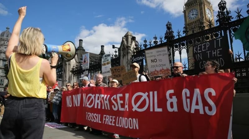 Trump celebra la decisión del Reino Unido de aprobar un nuevo yacimiento de gas en el mar del Norte | CNN