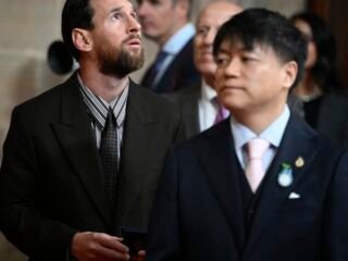 Momento en el que Messi recibe el Premio Princesa de Asturias