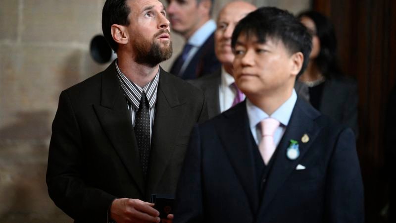 Momento en el que Messi recibe el Premio Princesa de Asturias