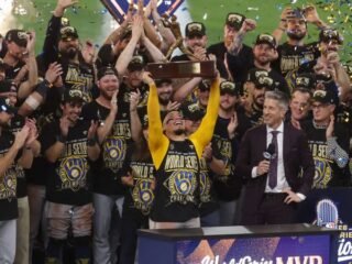 “El poder de la arepa”: los tres venezolanos que coronaron un año histórico con los Brewers de Milwaukee y su selección