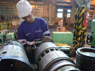 Argentina fue el cuarto país del mundo con mayor caída de la industria en los últimos tres años