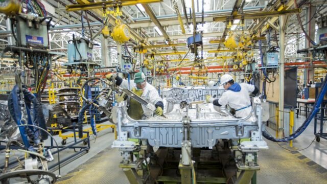 La industria manufacturera no se recupera y cayó un 3,2% interanual en agosto