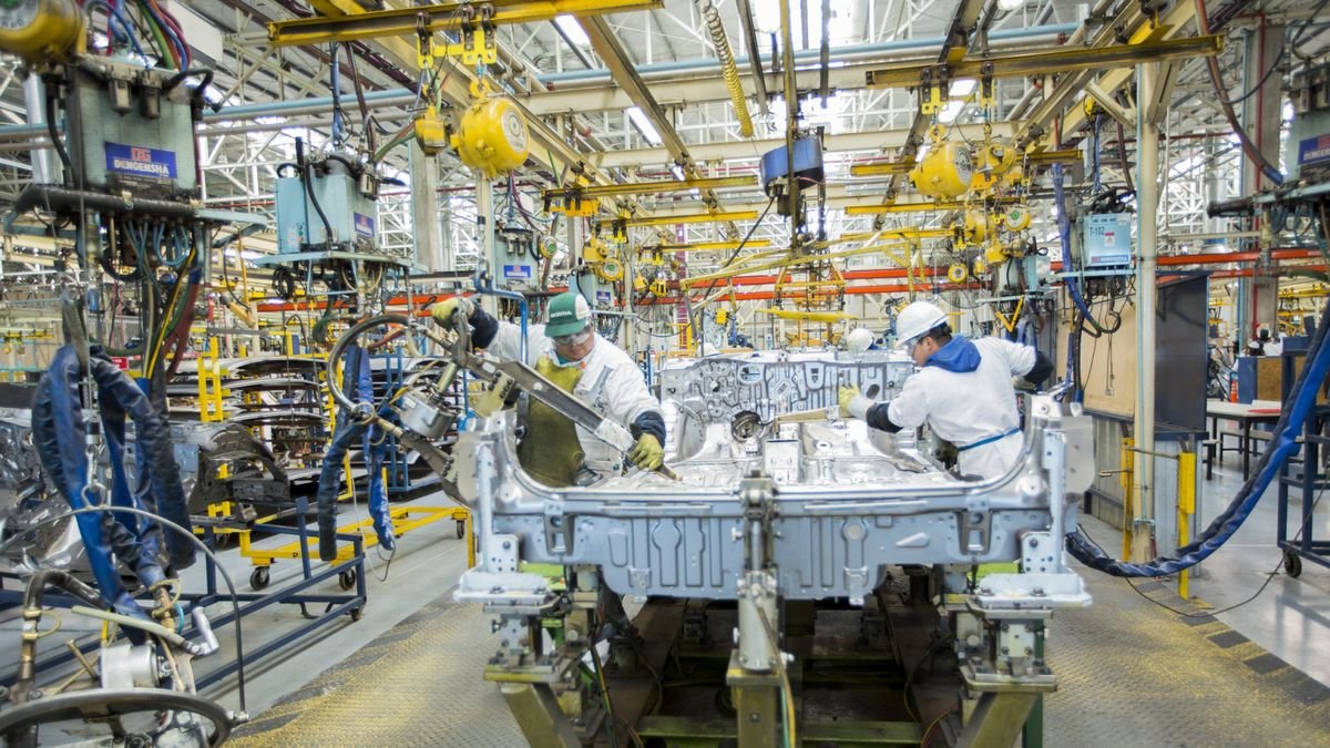La industria manufacturera no se recupera y cayó un 3,2% interanual en agosto