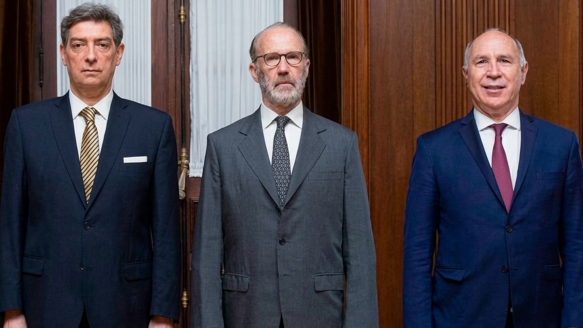 La Corte Suprema suspendió el artículo del DNU 70 que derogaba la Ley de Tierras