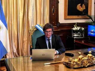 Javier Milei abre la semana con reunión de Gabinete tras tres semanas de ausencia