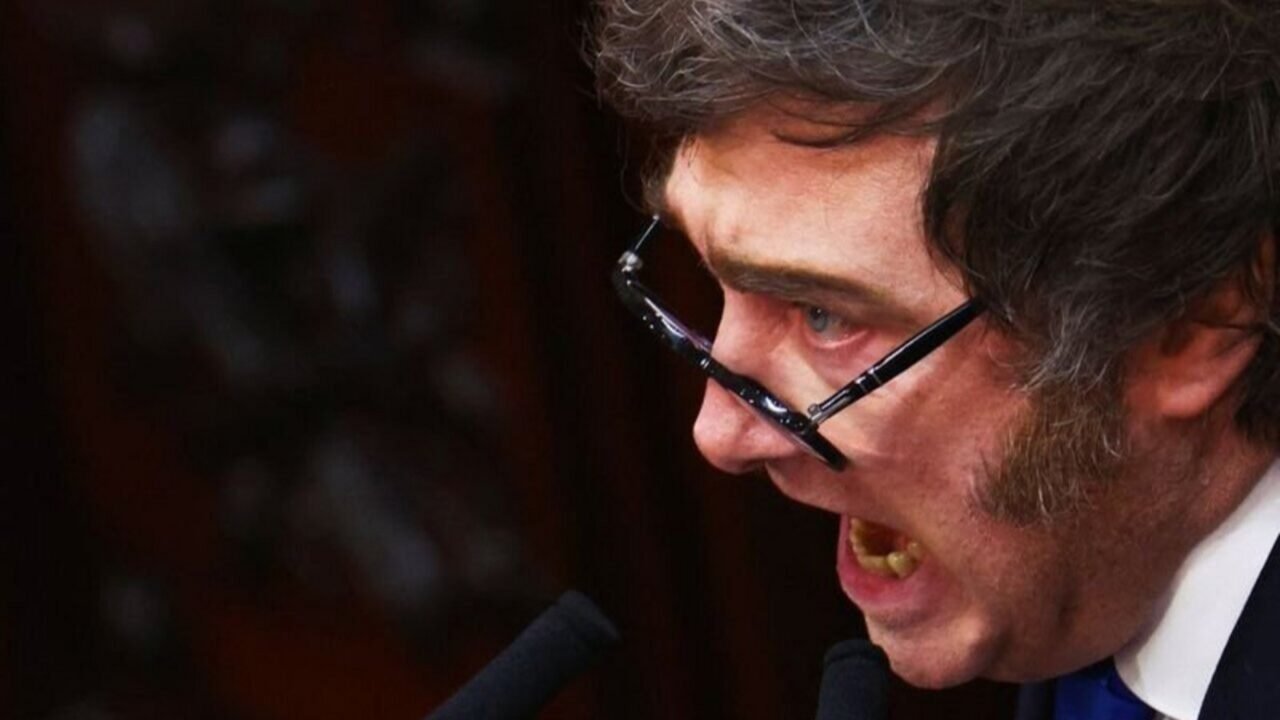 Milei no se disculpará por pedir «quemar periodistas en la hoguera»: «Fue una metáfora»