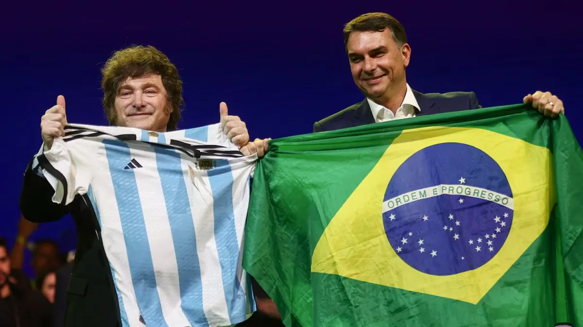 Flávio Bolsonaro destacó la ayuda de Javier Milei para salir de Brasil: “Gracias por su valentía y sentido de justicia”