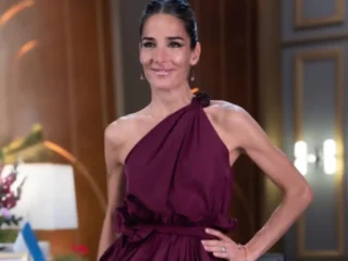 Juana Viale deslumbró con un conjunto con volados y dio detalles de la primera salida de Mirtha Legrand tras su internación