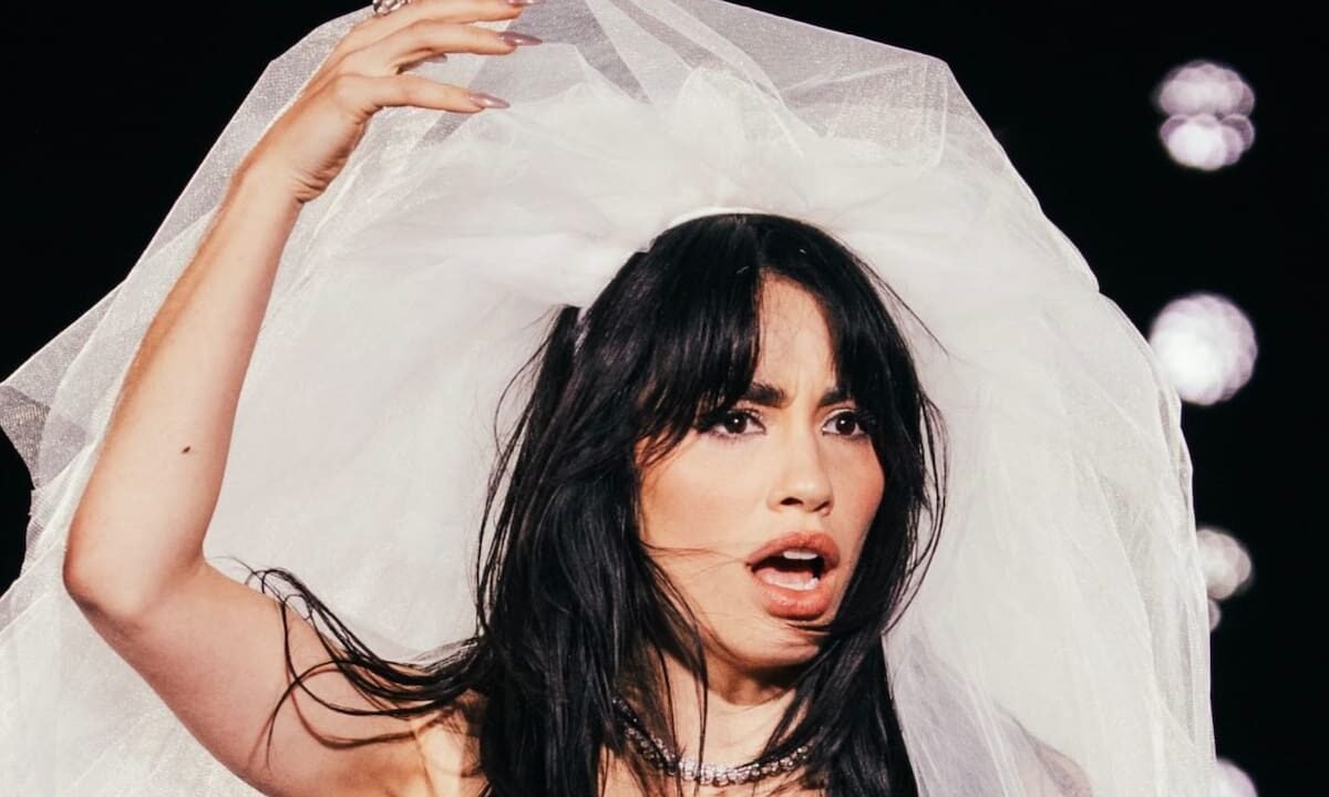Lali Espósito volvió a celebrar su despedida de soltera con un bingo musical y una frase que llegó hasta las remeras