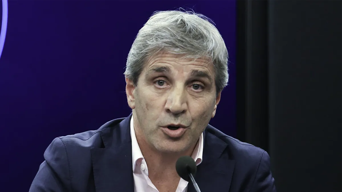 Luis Caputo se apunó durante una visita a una mina de litio en Catamarca