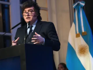 La confianza en el Gobierno se estancó en octubre y marcó el promedio más bajo de la gestión