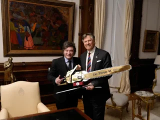 En medio de la tensión por Malvinas, Javier Milei recibió a un funcionario de Donald Trump