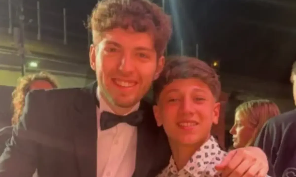 Premios Ídolo 2026: el momento en que Momo, el hijo de Jimena Barón, cumplió su sueño de conocer a Davo Xeneize