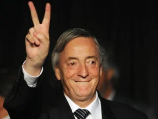 Axel Kicillof recordó a Néstor Kirchner a 16 años de su muerte: “Vive en el corazón del pueblo”