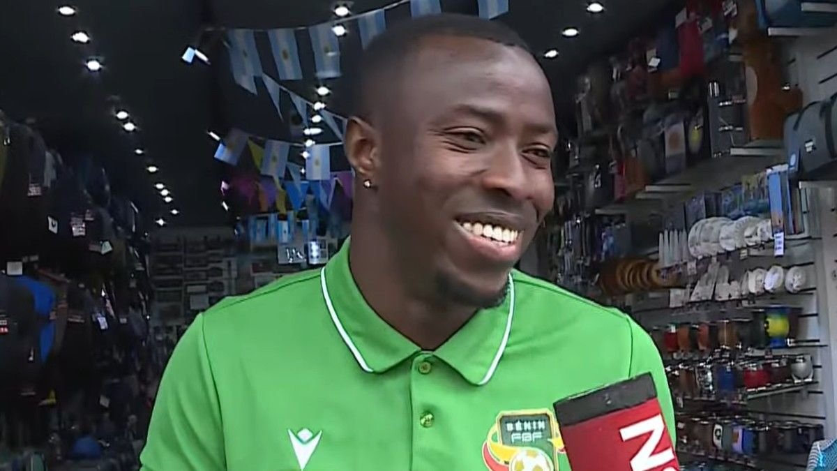 C5N se encontró a los jugadores de Benín de paseo en el centro porteño: “No vamos a marcar a Messi”