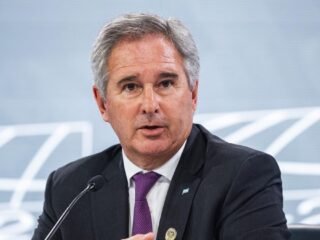 Tras la operación del Papa, el Canciller argentino aseguró que “sigue adelante” la organización para recibirlo