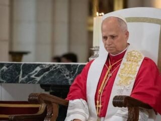El Vaticano confirmó cuándo operarán al papa León XIV
