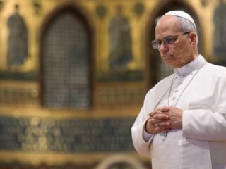 Qué dice el nuevo parte médico sobre la salud del papa León XIV