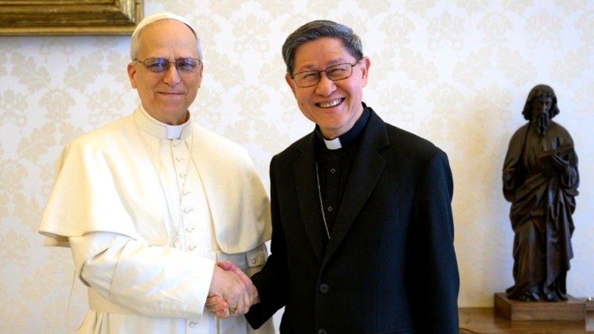 Quién es Luis Antonio Gokim Tagle, el cardenal que reemplazará al Papa León XIV en la misa del Vaticano