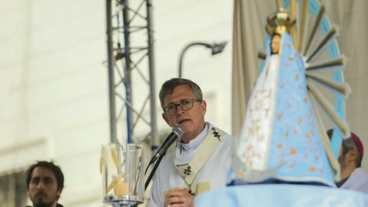 Apuestas: la Iglesia aprovecha la visita del Papa y presiona a Milei