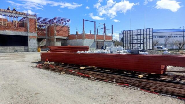 Obras que se hacen realidad: la Escuela Preuniversitaria presenta más de un 45 por ciento de avance
