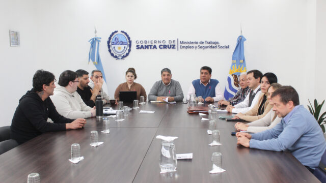 Provincia fortalece la mesa de trabajo con operadoras y UOCRA para acompañar la reactivación petrolera