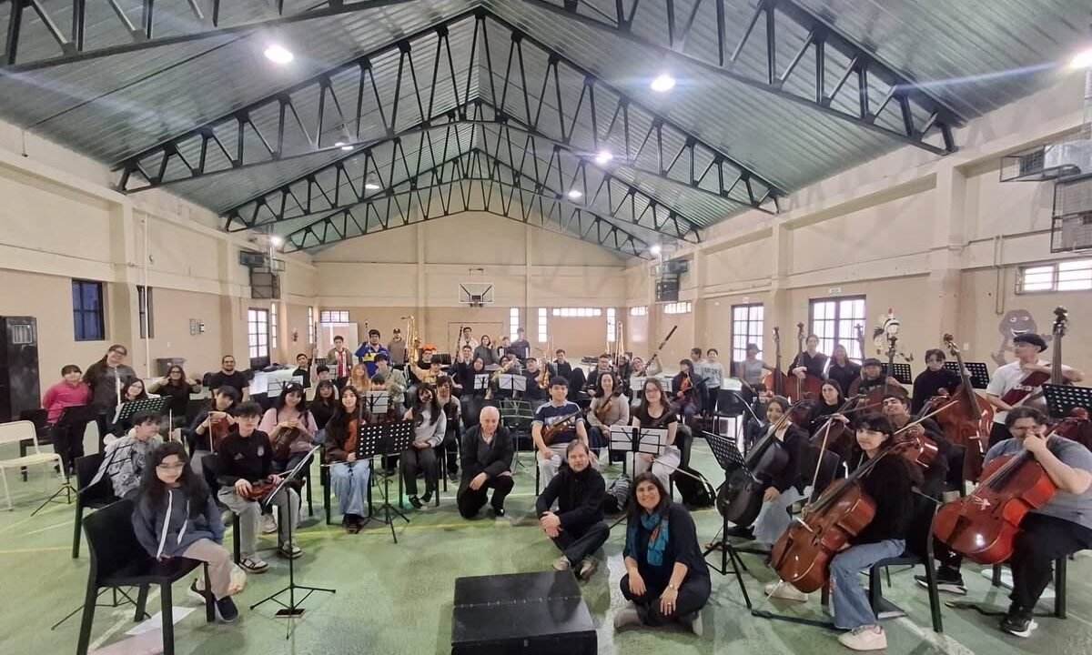 El maestro de jazz Manuel Fraga brindó una capacitación a docentes y estudiantes de la Escuela Re Si