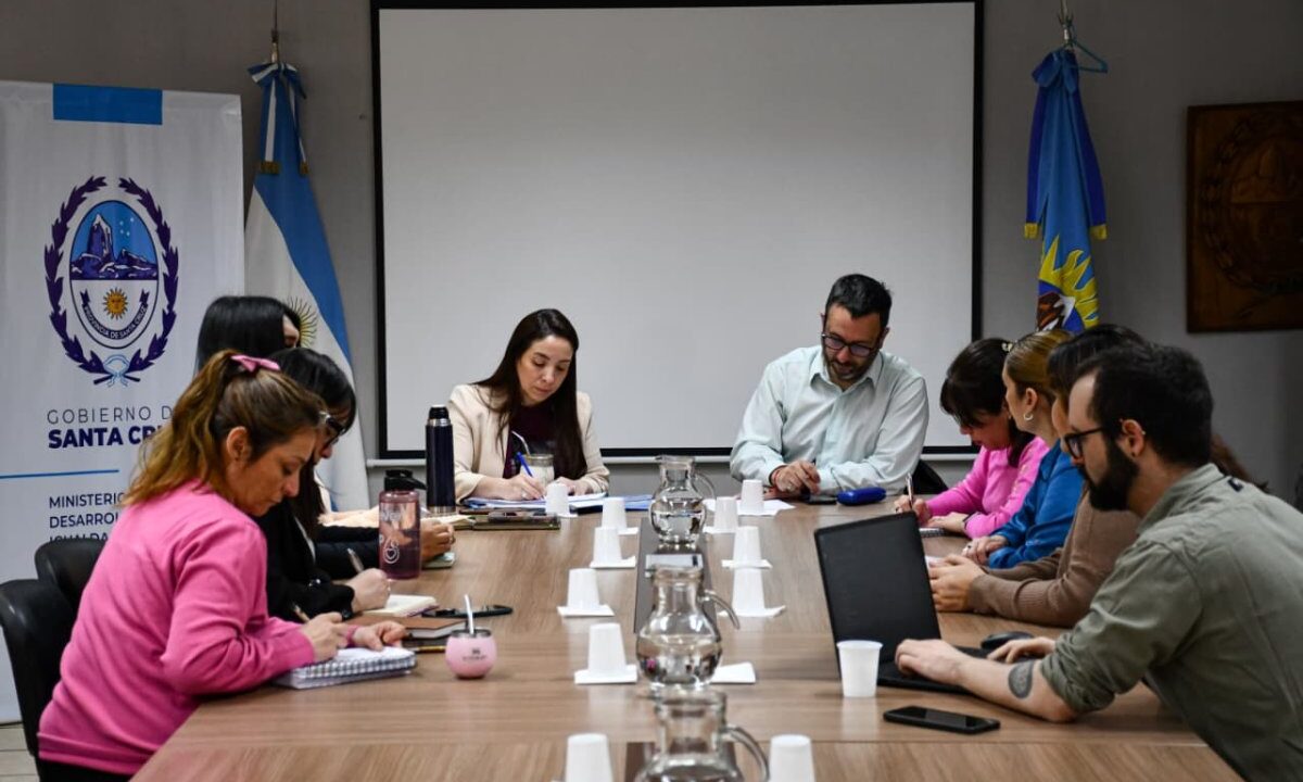 Fortalecen el trabajo articulado entre la Secretaría de Niñez provincial y la Policía de Santa Cruz