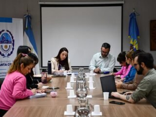 Fortalecen el trabajo articulado entre la Secretaría de Niñez provincial y la Policía de Santa Cruz