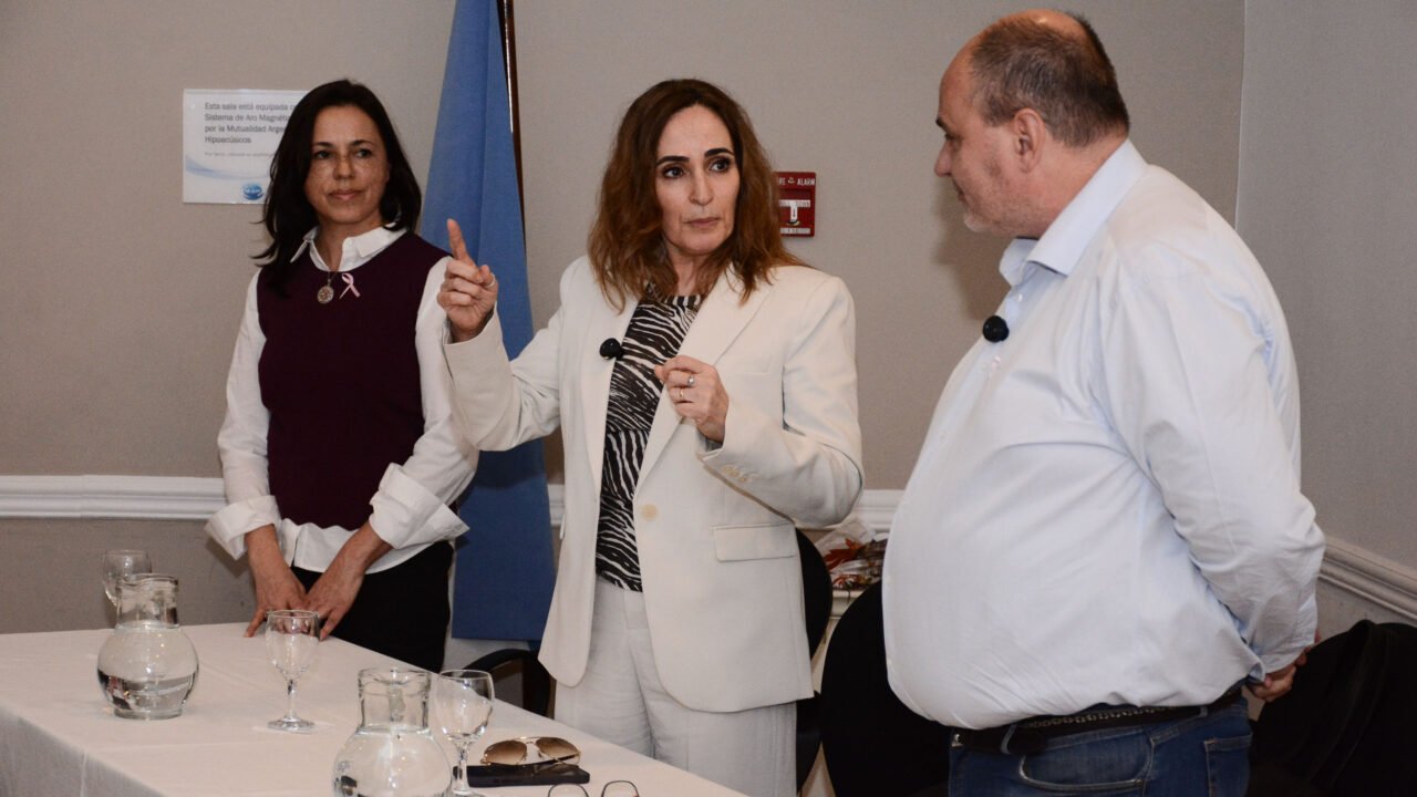 Santa Cruz presentó créditos para comerciantes y proyectos productivos de hasta $70 millones