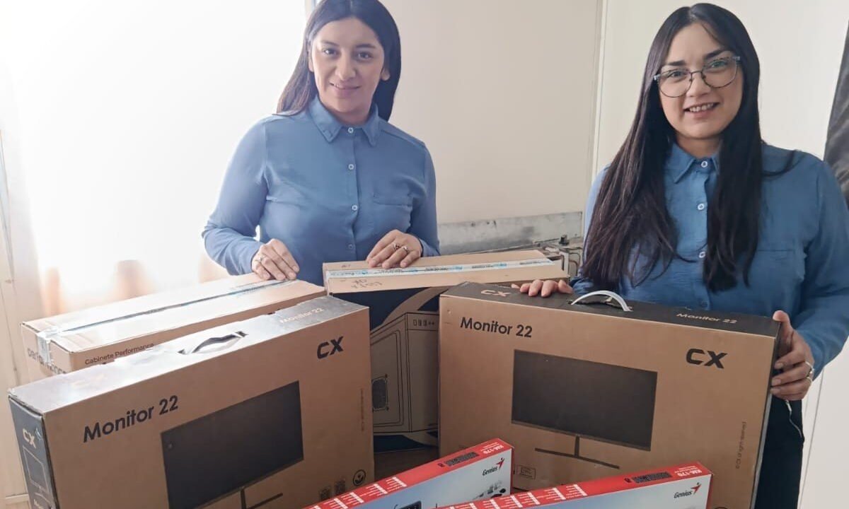 Educación equipó con recursos tecnológicos a la Dirección Regional Zona Sudoeste