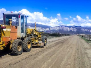 Vialidad Provincial realizó trabajos de mantenimiento y apertura de calles en Lago Posadas