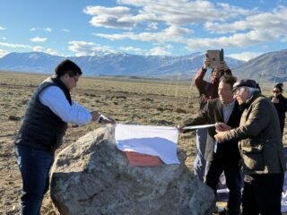 Claudio Vidal descubrió la piedra fundacional del proyecto productivo “Los Alamos”