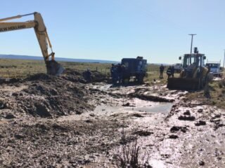 SPSE continúa con la reparación del caño que conecta Palermo con la Planta Potabilizadora