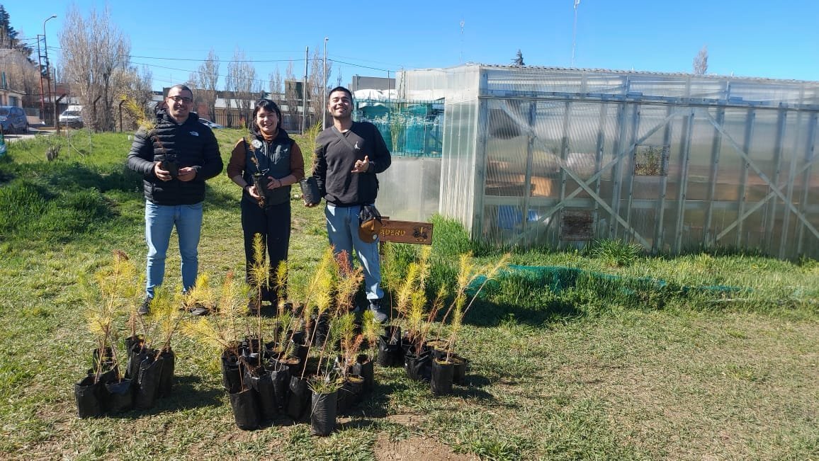 Entregaron especies para proyectos educativos y la parquización de espacios institucionales