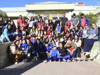 Pequeños pasos, grandes movimientos: el Jardín Nº 44 salió a jugar con las familias