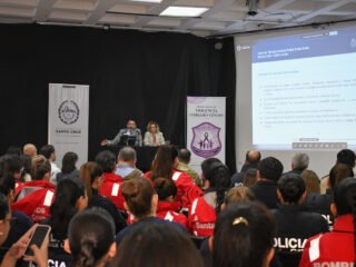 La Policía de Santa Cruz reunió a la comunidad para concientizar sobre la trata de personas