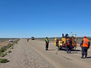 Vialidad Provincial lleva adelante trabajos de mantenimiento y señalización en distintos puntos de Santa Cruz