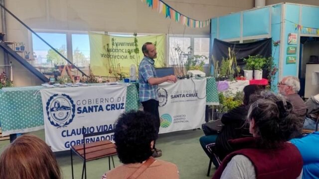 El CAP capacitó sobre compostaje en la asociación de productores frutihortícolas de Río Gallegos