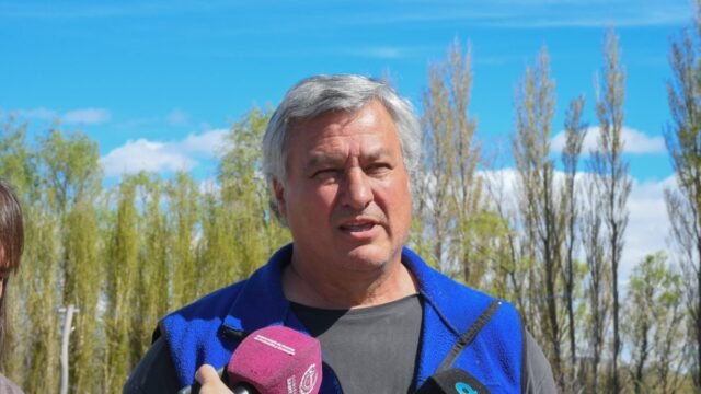 Llegó a Gregores para estudiar y echó raíces: la historia de Fabián Gabriel y su apuesta por producir en la tierra que eligió