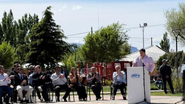 Claudio Vidal acompañó a la comunidad de Lago Posadas en su 67° Aniversario