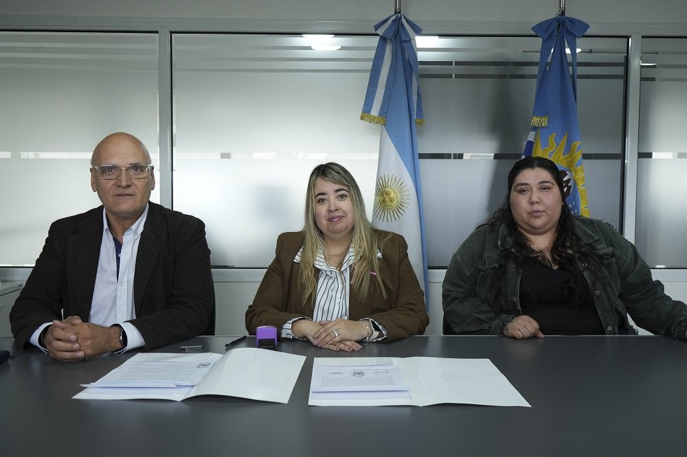 Santa Cruz firmó su primer protocolo de documentación para víctimas de trata