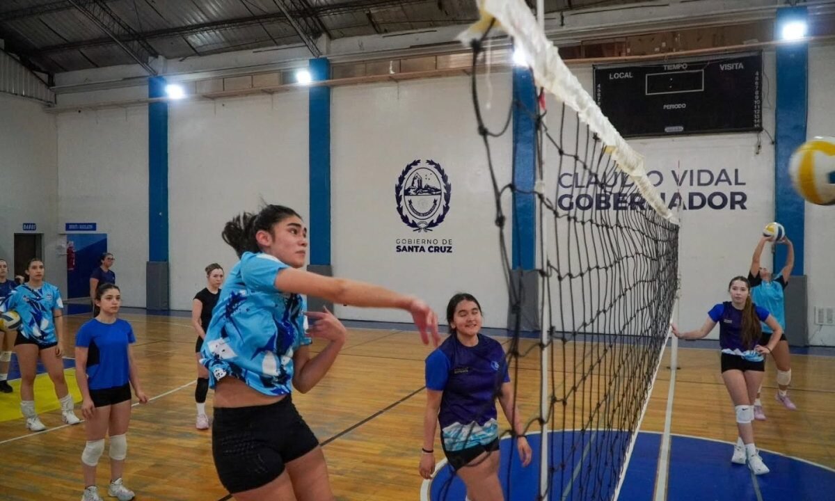 El vóley femenino de Santa Cruz ya tiene a sus 12 representantes para la Araucanía 2026