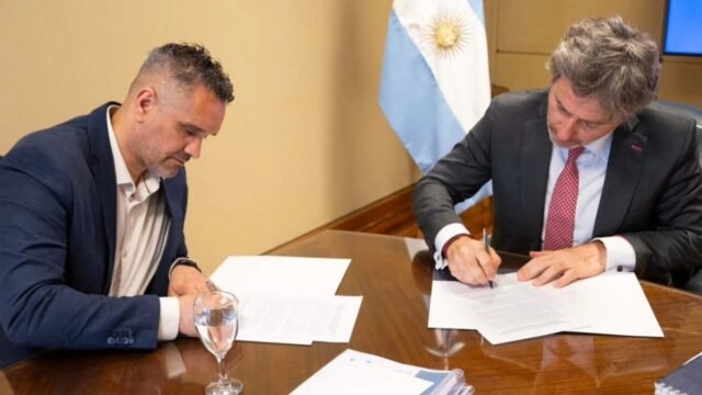 Georgion recibió los manuales del Sistema de Registro de Supervisores de Régimen Penal Juvenil por parte de Nación