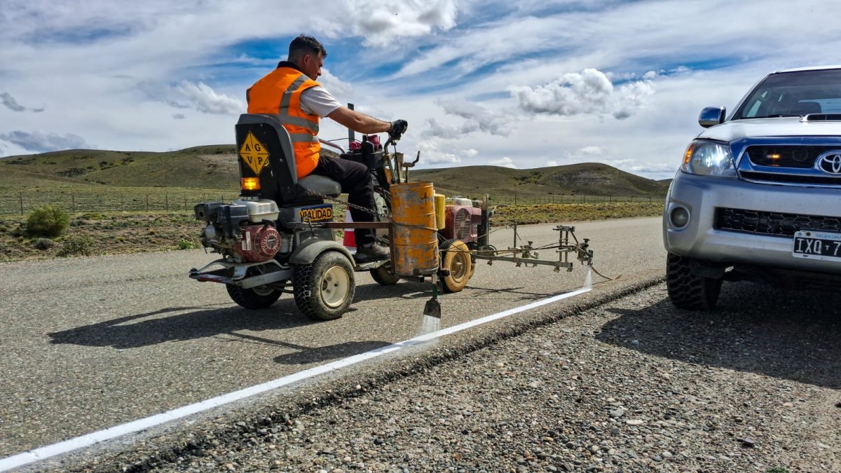 Gobernador Gregores: Operativos de controles de cargas y trabajos de demarcación sobre la Ruta Provincial Nº 27