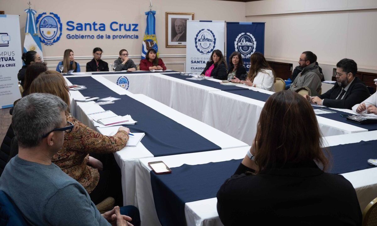 Mesas de trabajo: una herramienta para fortalecer la formación de los agentes públicos de Santa Cruz