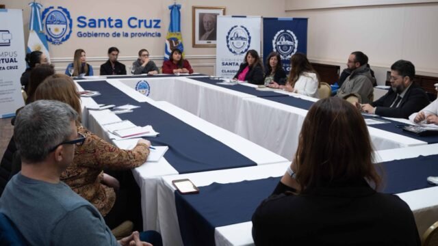 Mesas de trabajo: una herramienta para fortalecer la formación de los agentes públicos de Santa Cruz