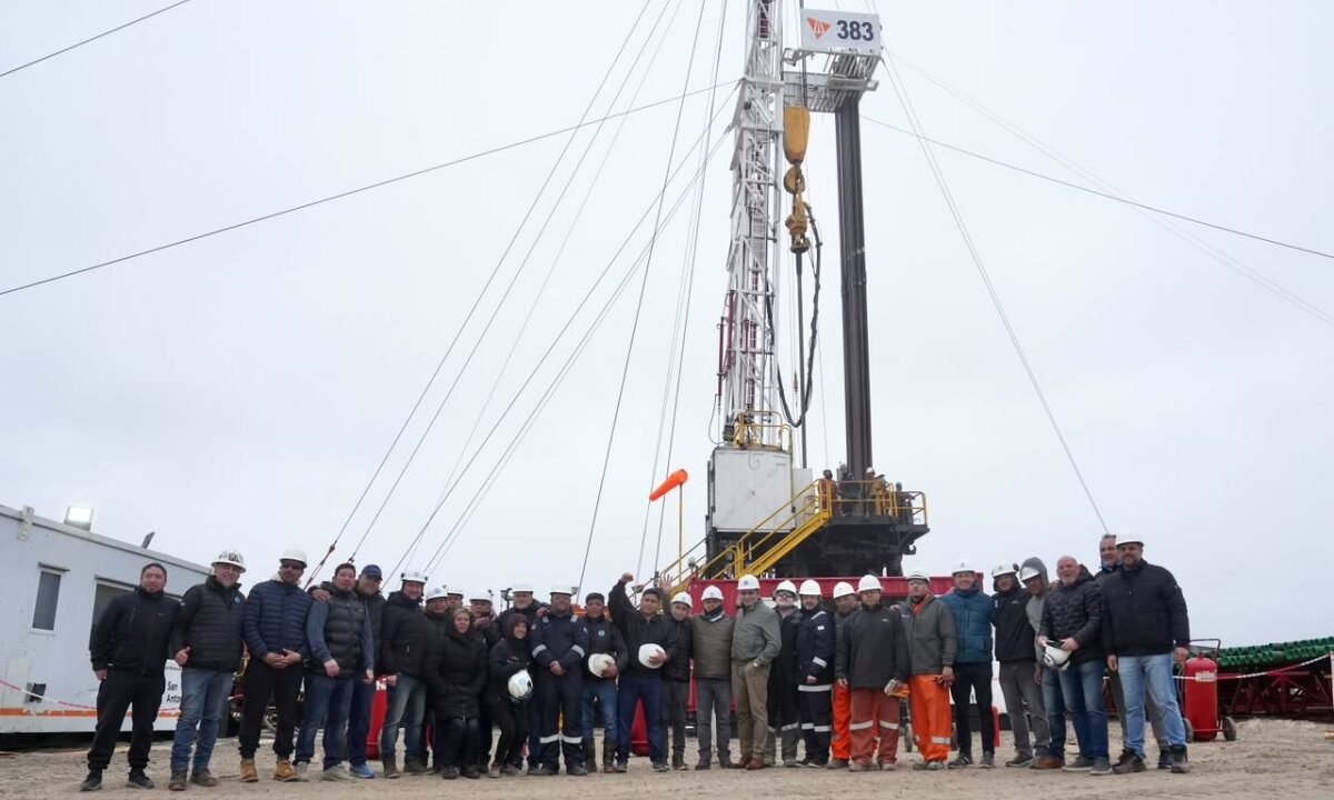 Vidal supervisó el inicio de una campaña de perforación de USD 7,27 millones en el Golfo San Jorge