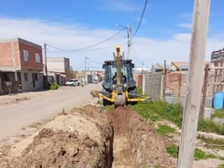 Pico Truncado: Servicios Públicos amplía la red de agua potable y beneficia a más familias de la localidad