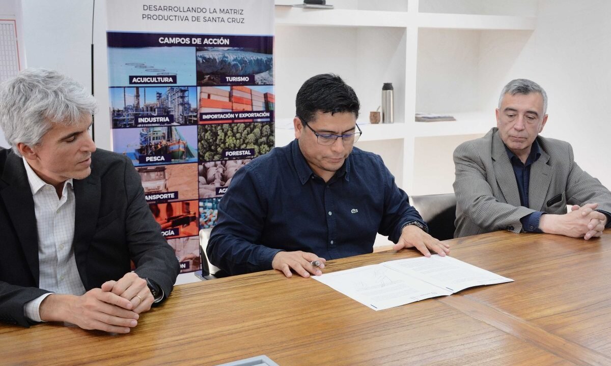 Vidal firmó la concesión a Alianza Petrolera: más de USD 10 millones de inversión y tecnología inédita en el país